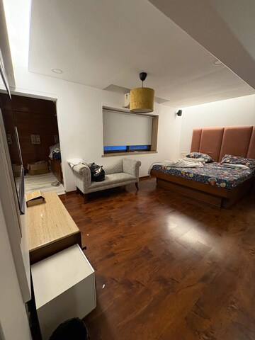 Team Area in 3 BHK Apartment at Alpa Apartment, Worli – for Rent