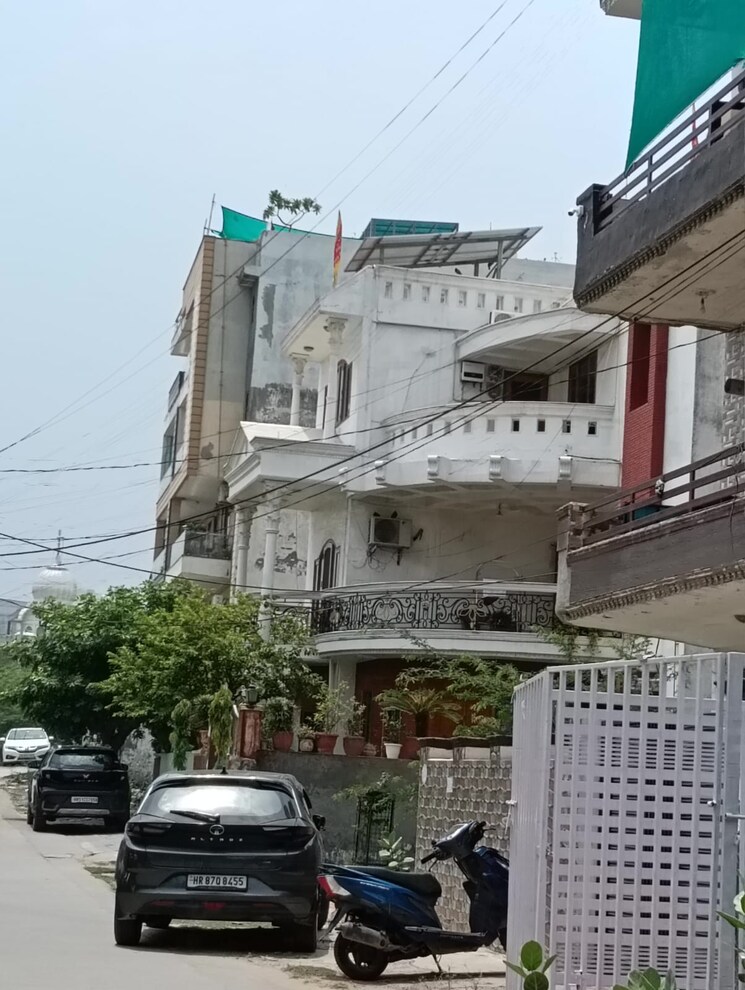 Exterior View, yk-homes 3 Bedroom 290 Sq.Yd. Builder Floor In Green Fields Colony Faridabad 9011414