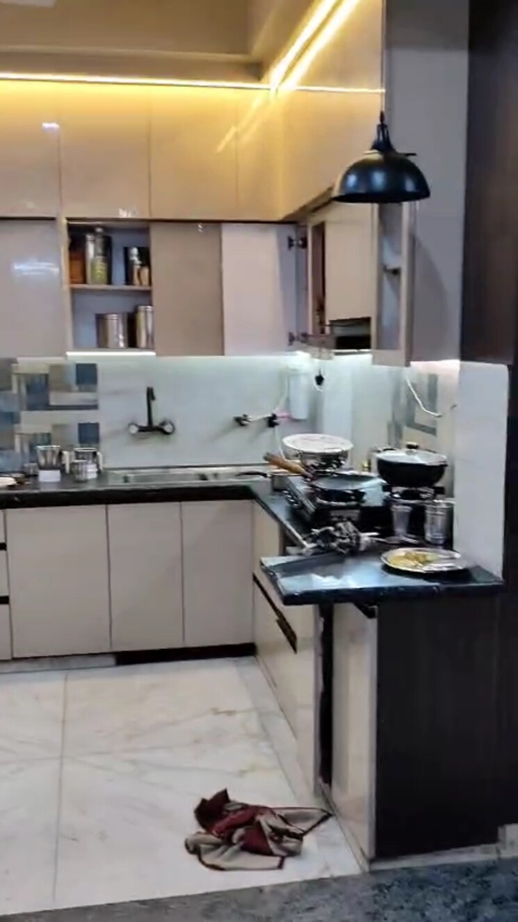 Kitchen, vaishali sector 5 4 Bedroom 200 Sq.Mt. Builder Floor In Vaishali Sector 5 Ghaziabad 9011436