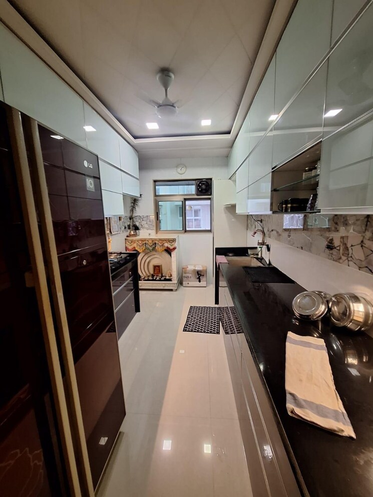 Team Area, dn nagar 2 Bedroom 790 Sq.Ft. Apartment In Dn Nagar Mumbai 9011428