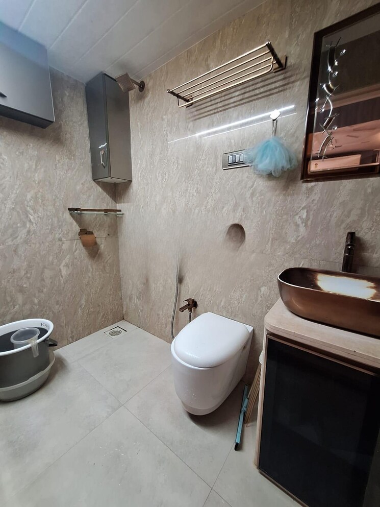 Bathroom, dn nagar 2 Bedroom 790 Sq.Ft. Apartment In Dn Nagar Mumbai 9011428