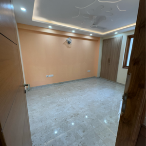 Room in 3 BHK Builder Floor at Parklands, Sector 85 – for Sale