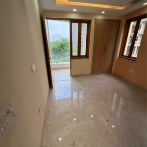 Room in 3 BHK Builder Floor at Parklands, Sector 85 – for Sale