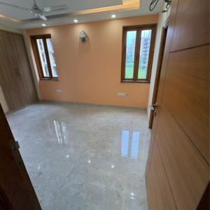 Room in 3 BHK Builder Floor at Parklands, Sector 85 – for Sale