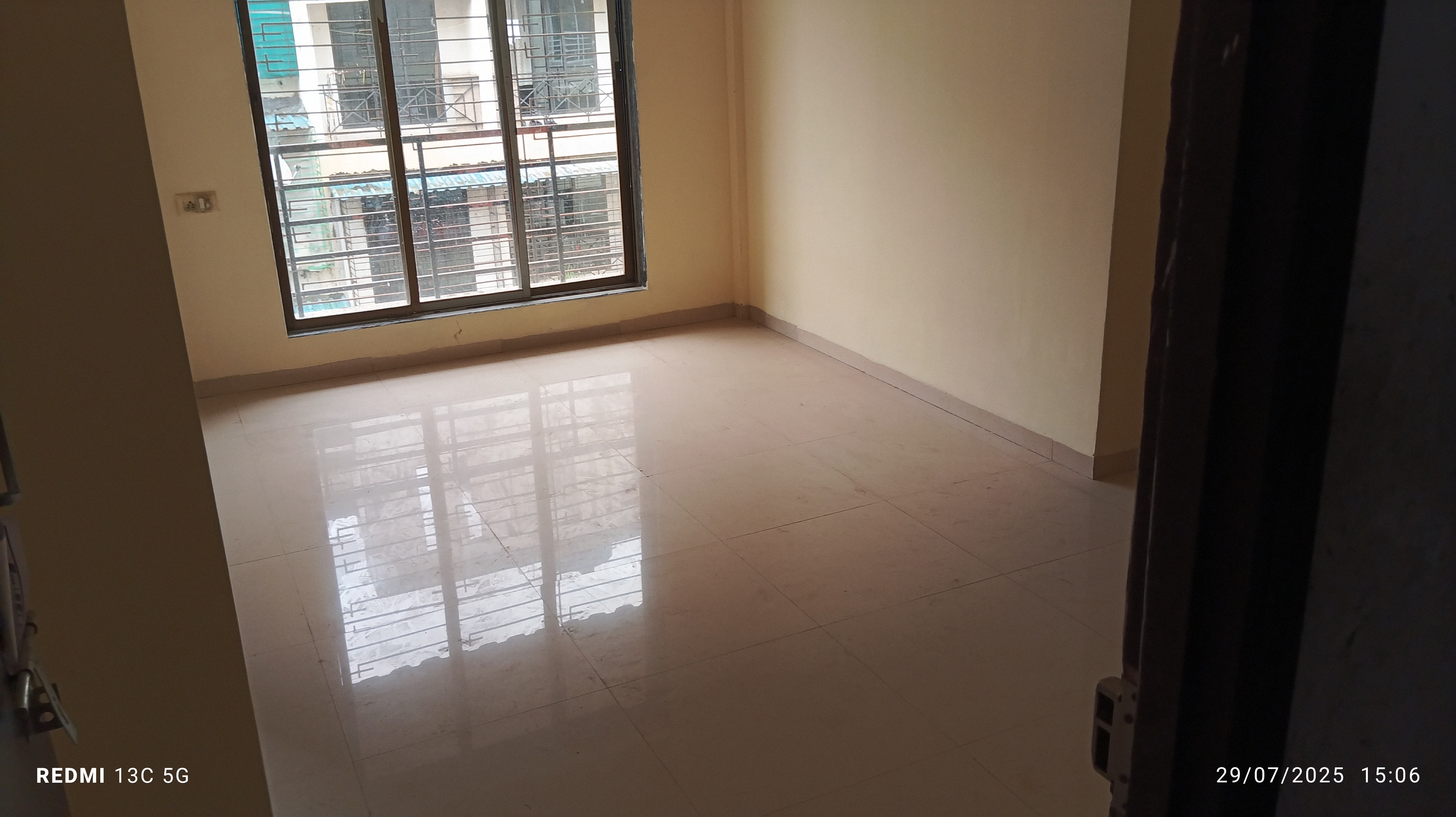 2 BHK 850 Sq.Ft. Apartment in Goldstone Golden Arcade