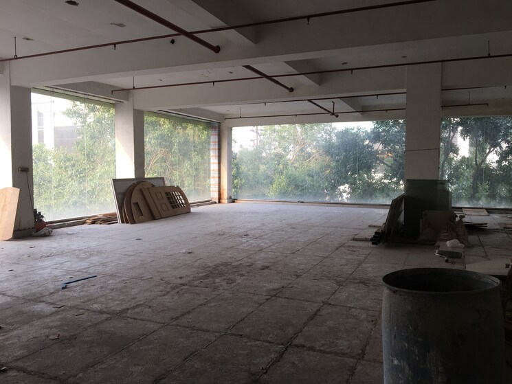  Parking, sector 63 Commercial Office Space in IT/SEZ 23000 Sq.Ft. In Sector 63 Noida 9011460