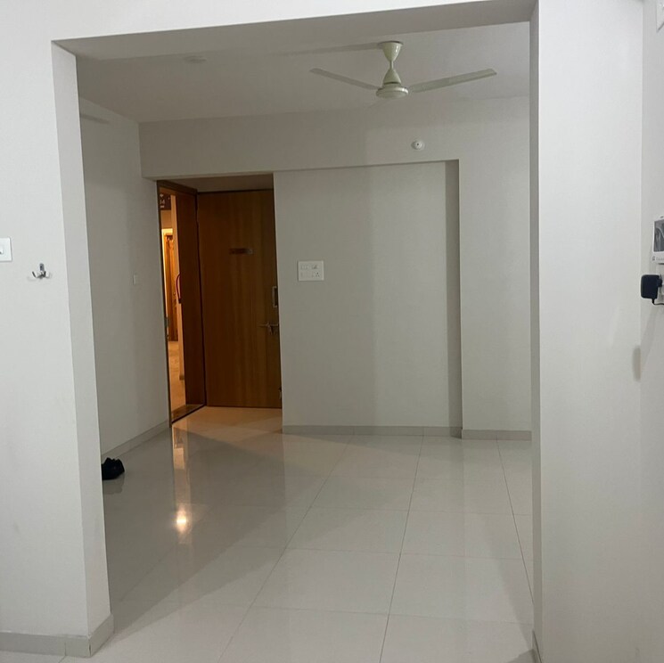 Room, austin-arena 2.5 Bedroom 950 Sq.Ft. Apartment In Mumbai Bangalore Highway Pune 9011512