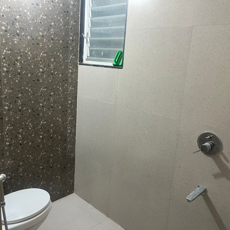 Bathroom, austin-arena 2.5 Bedroom 950 Sq.Ft. Apartment In Mumbai Bangalore Highway Pune 9011512