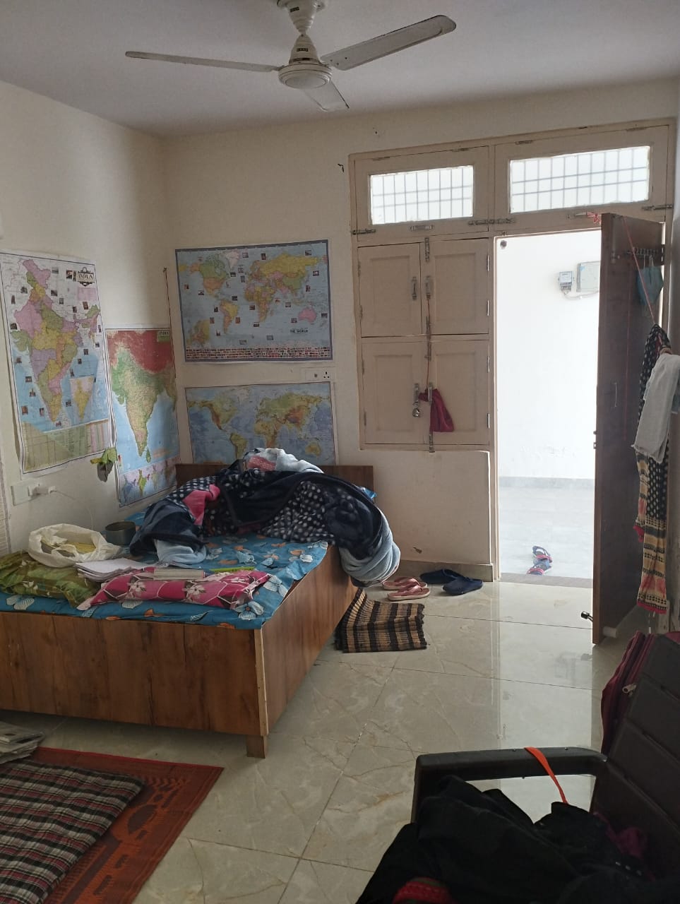 1 RkBuilder Floor For Rent in Partap Nagar Mayur Vihar 