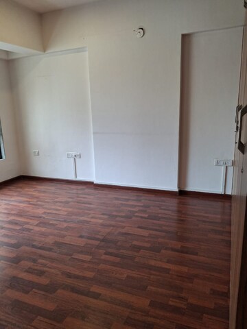Room in 2 BHK Apartment at Aristo Pearl Residency, Prabhadevi – for Rent