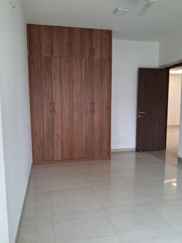 Room in 2 BHK Apartment at Aristo Pearl Residency, Prabhadevi – for Rent
