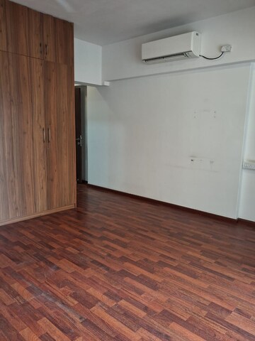 Room in 2 BHK Apartment at Aristo Pearl Residency, Prabhadevi – for Rent