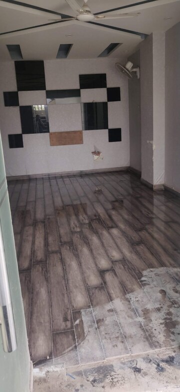 Room in  Office Space at Gaur City-2, Gaur City 2 – for Rent
