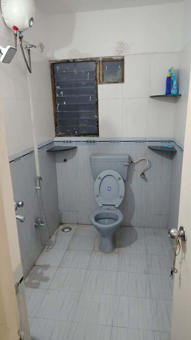 Bathroom, goel-ganga-orchard 2 Bedroom 1049 Sq.Ft. Apartment In Mundhwa Pune 9011597