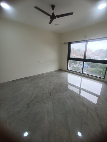 Bedroom in 2 BHK Apartment at Ajmera Boulevard, Malad West – for Rent
