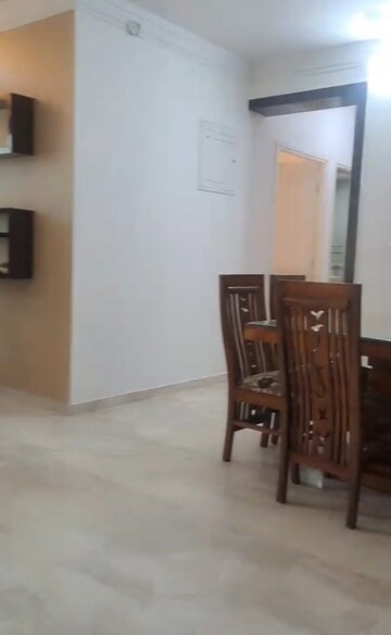 Room in 2 BHK Apartment at Hiranandani Estate Hamilton, Patlipada – for Rent
