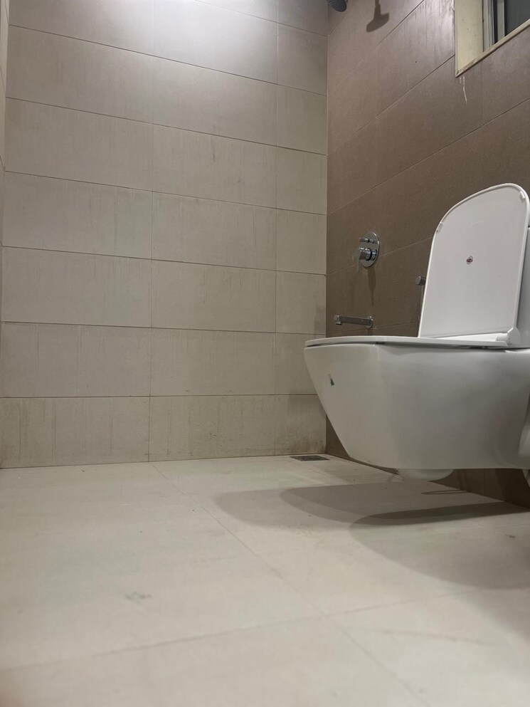 Bathroom, hubtown-the-premiere 3 Bedroom 1138 Sq.Ft. Apartment In Andheri West Mumbai 9011658