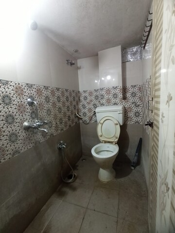 Bathroom in 1 BHK Independent House at Moti Nagar – for Rent