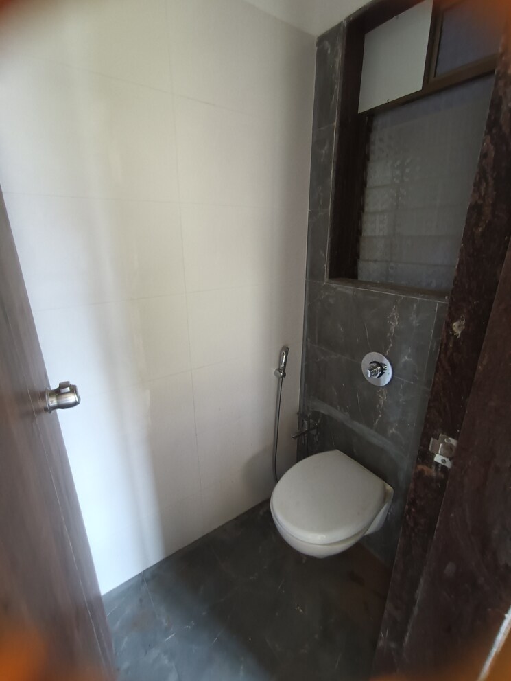 Bathroom, abhigna-avirahi-elegance 1 Bedroom 500 Sq.Ft. Apartment In Malad West Mumbai 9011714
