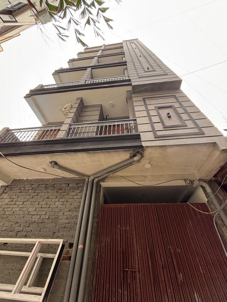 Exterior View, freedom fighters enclave 1 RK 450 Sq.Ft. Builder Floor In Freedom Fighters Enclave Delhi 9011726