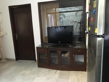 Living Room in 3 BHK Builder Floor at Panchsheel Enclave – for Rent