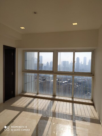 2 BHK Apartment For Rent in Ruparel Ariana, Parel