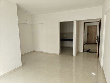 Room in 2 BHK Apartment at Kohinoor Viva City, Dhanori – for Rent