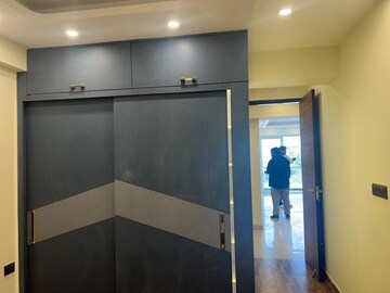 Furnished Amenities in 3 BHK Apartment at Sahastradhara Road – for Rent
