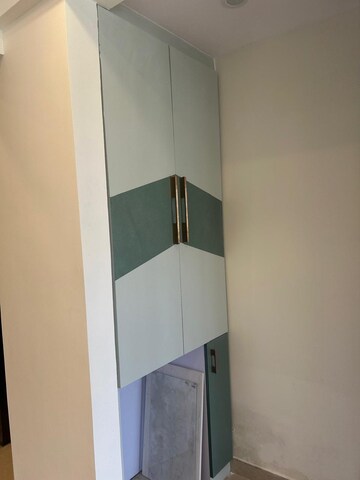 Furnished Amenities in 3 BHK Apartment at Sahastradhara Road – for Rent