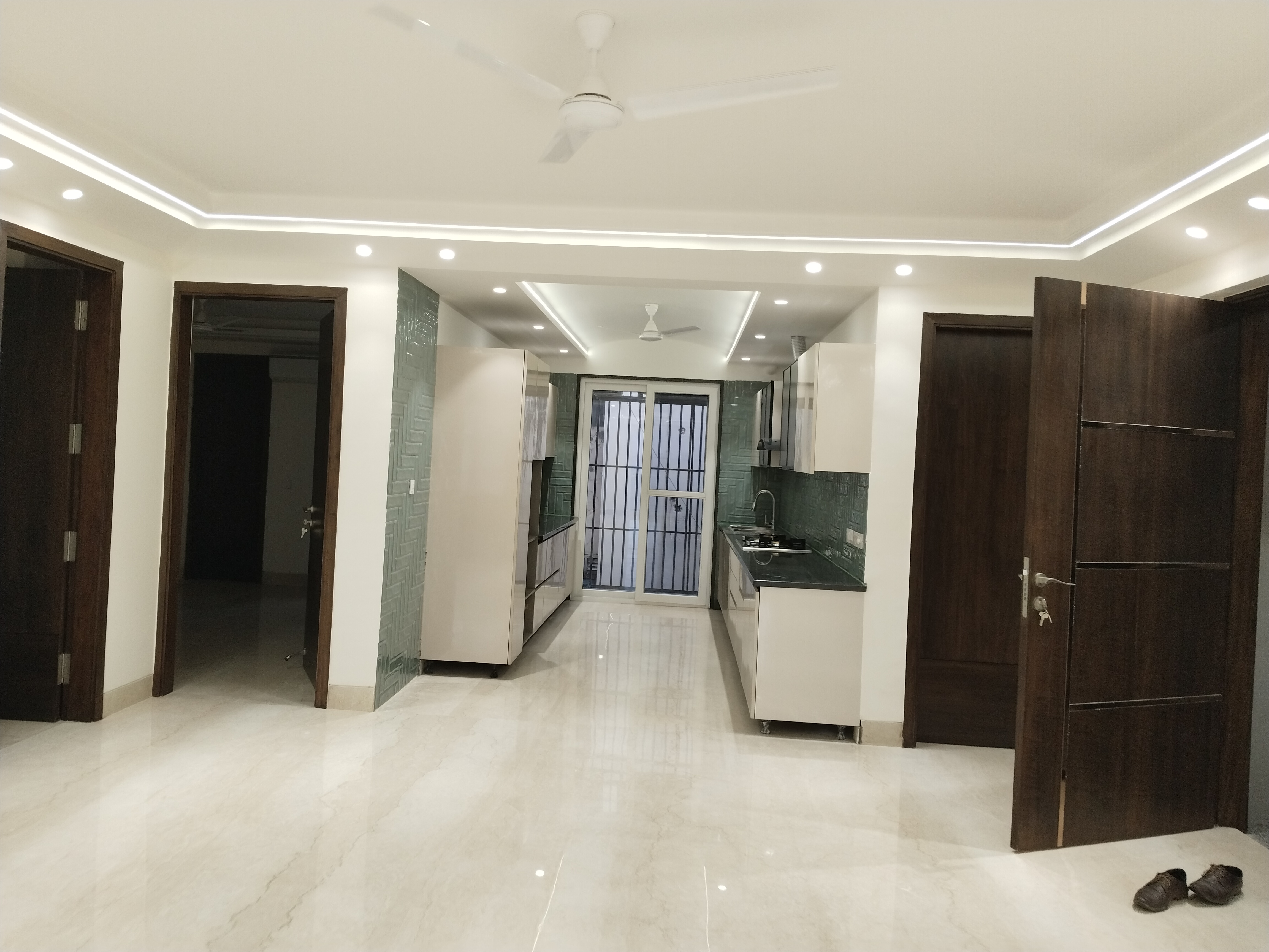 4 BHK + Servant Room Builder Floor For Rent in Ambience Multi Unit Residential Apartments