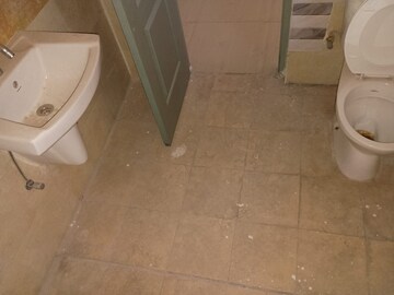 Bathroom in 4 BHK Villa at Amrapali Leisure Valley, Tech Zone 4 Greater Noida – for Rent