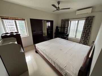 Bedroom in 3 BHK Apartment at Kalpataru Hills, Manpada – for Rent