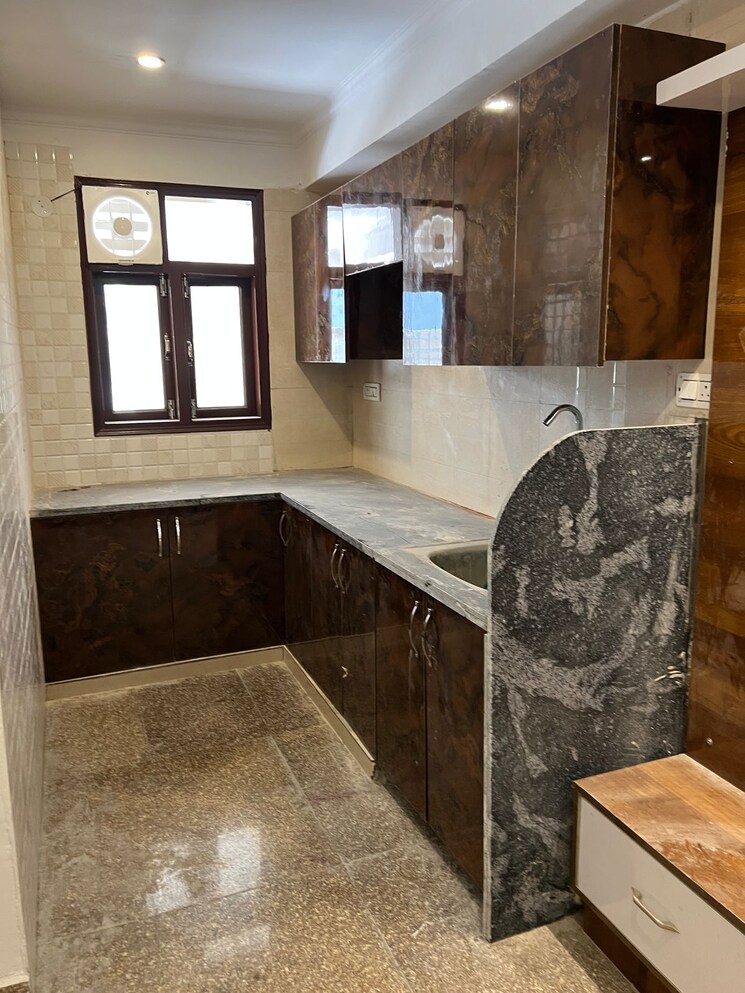 Kitchen, rwa-residential-society-sector-46 2 Bedroom 1800 Sq.Ft. Builder Floor In Sector 46 Gurgaon 9011851