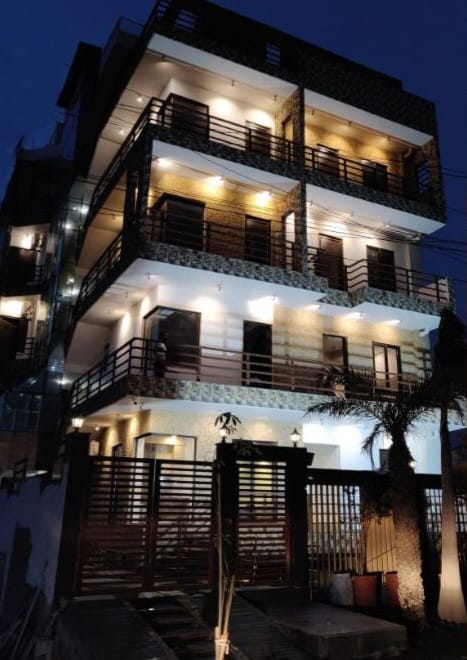 5 BHK + Servant Room 4500 Sq.Ft. Independent House in Habitat 44