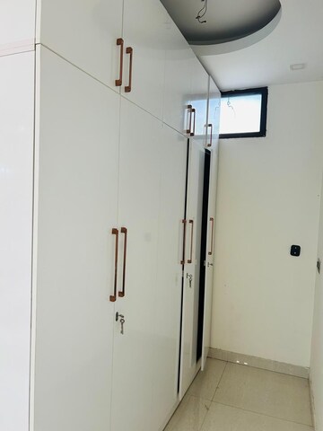 Furnished Amenities in 1 BHK Apartment at Saket – for Rent