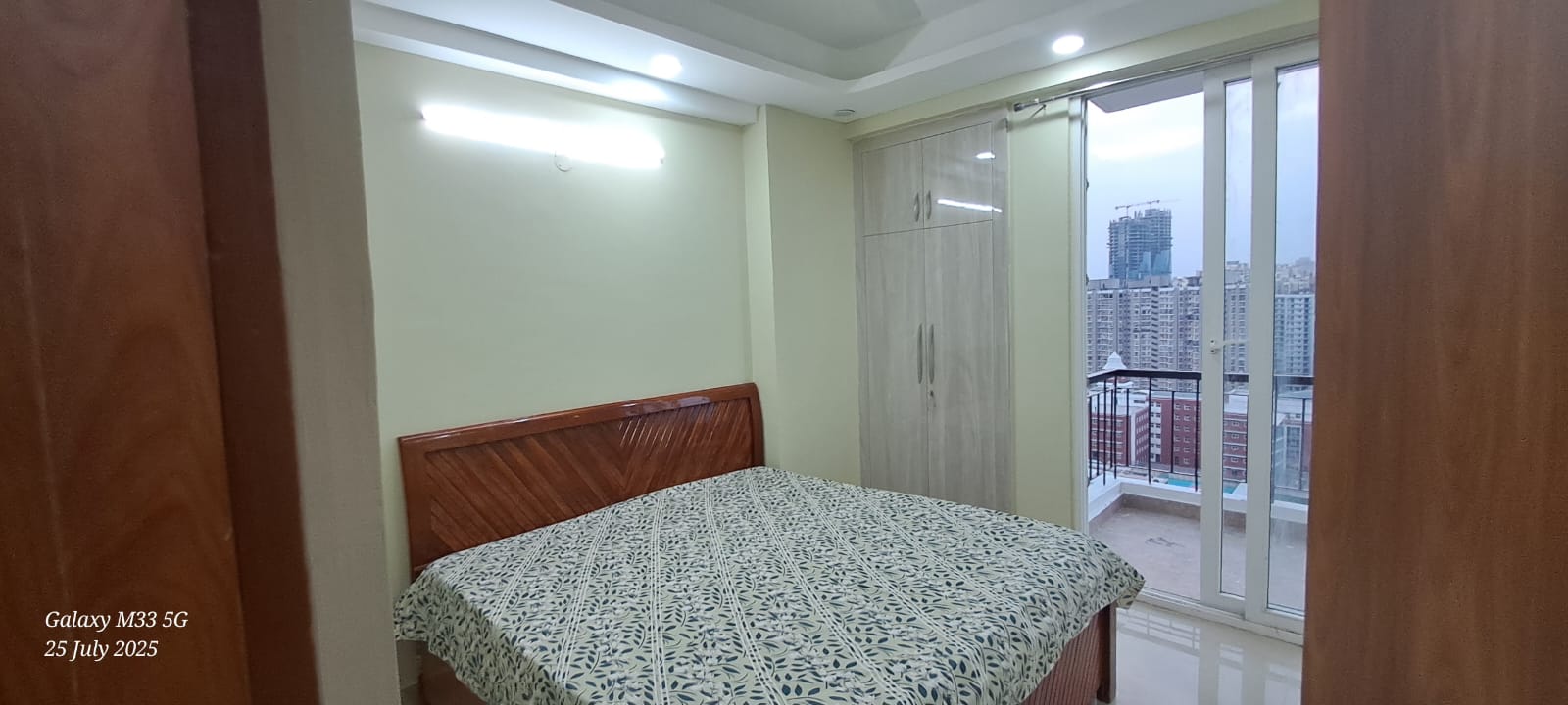 3 BHK + Extra Room Apartment For Rent in Amrapali Dream Valley