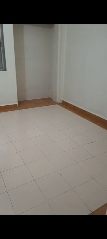 Room in 2 BHK Apartment at Suraj Park, Kalwa – for Rent