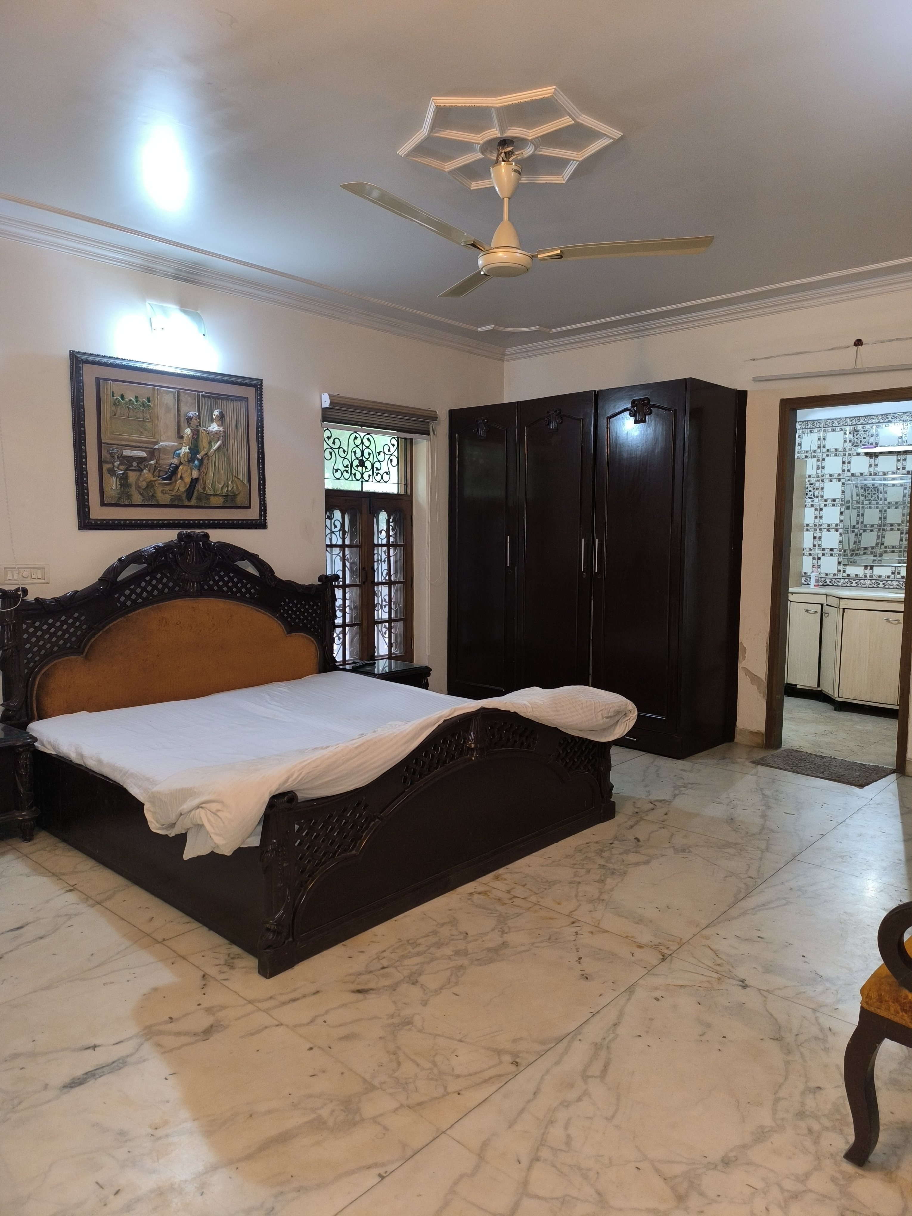 2 BHK + Extra Room Apartment For Rent in Dda Flats B-1, Vasant Kun
