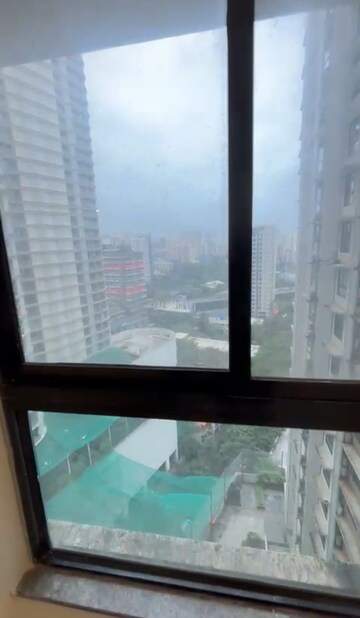 Room in 2 BHK Apartment at Sunteck Avenue 2, Goregaon West – for Rent