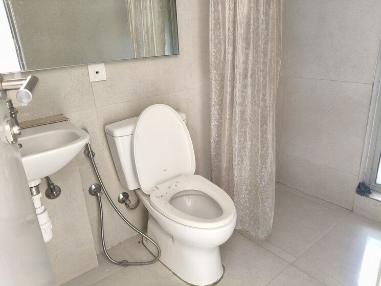 Bathroom, hiranandani-the-walk 1 Bedroom 450 Sq.Ft. Apartment In Ghodbunder Road Thane 9011926