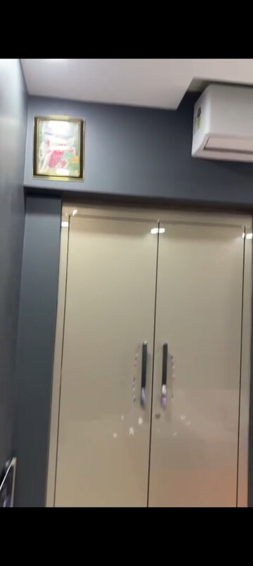 Furnished Amenities in 2 BHK Apartment at Lodha Amara, Kolshet Road – for Rent