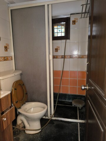 Bathroom in 1 BHK Apartment at Vasant Kunj – for Rent