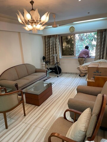 Team Area in 2 BHK Apartment at Tideways Society, Bandra West – for Rent