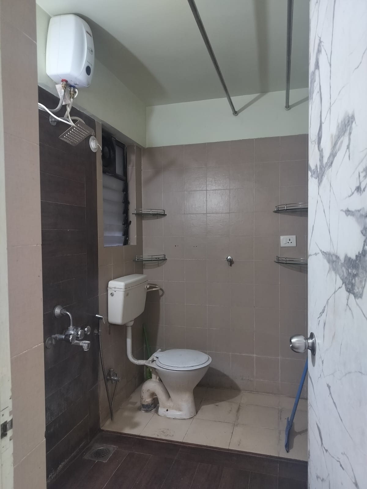 2 BHK + Pooja Room,Servant Room 1000 Sq.Ft. Apartment in Eisha Erica