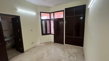 Room in 3 BHK Apartment at Vijay Ratan Vihar, Sector 15 – for Rent