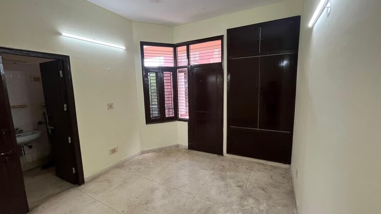 Room, vijay-ratan-vihar 3 Bedroom 1500 Sq.Ft. Apartment In Sector 15 Gurgaon 9012083