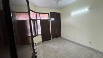 Room in 3 BHK Apartment at Vijay Ratan Vihar, Sector 15 – for Rent