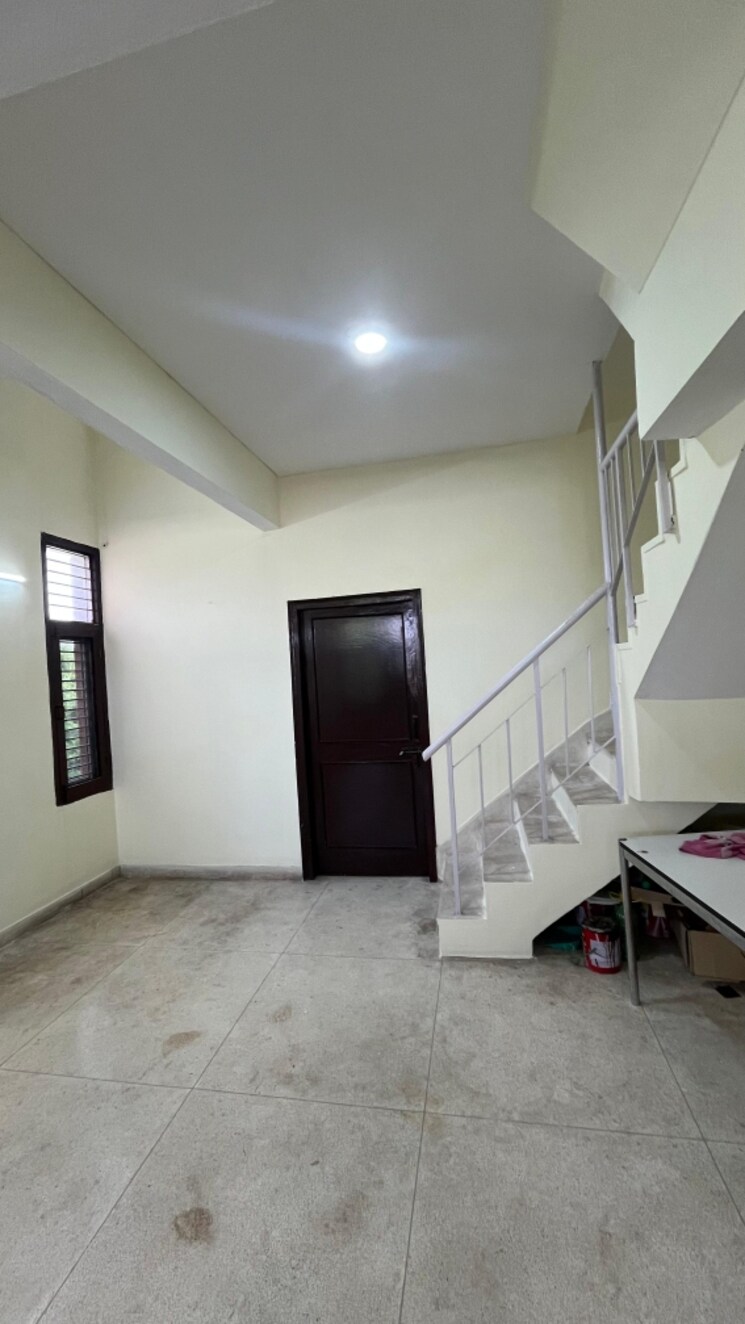 Room, vijay-ratan-vihar 3 Bedroom 1500 Sq.Ft. Apartment In Sector 15 Gurgaon 9012083