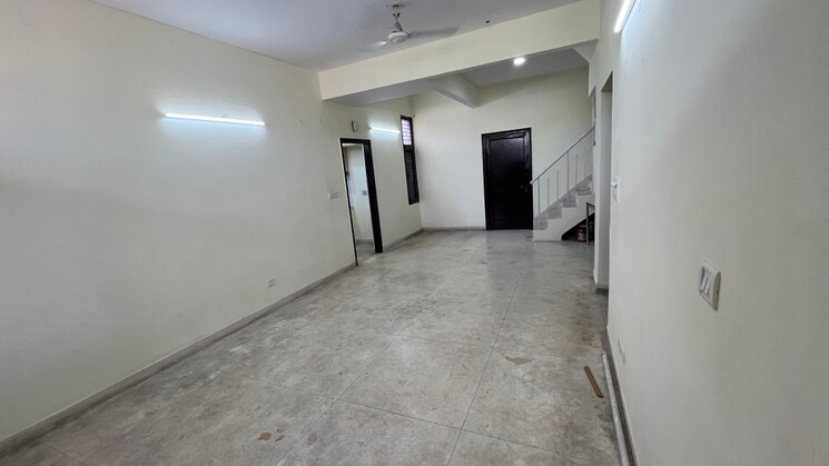 Room, vijay-ratan-vihar 3 Bedroom 1500 Sq.Ft. Apartment In Sector 15 Gurgaon 9012083