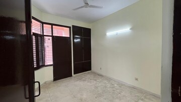 Room in 3 BHK Apartment at Vijay Ratan Vihar, Sector 15 – for Rent